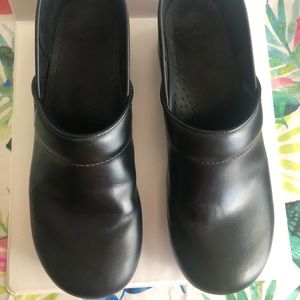 Dansko like new slze 45